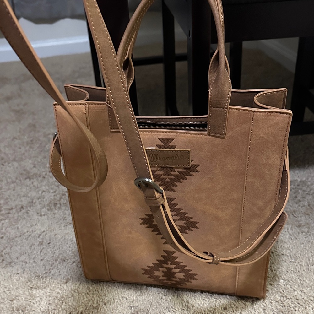 Wrangler Tan Tote with Geometric Embroidery - Picture 2 of 7